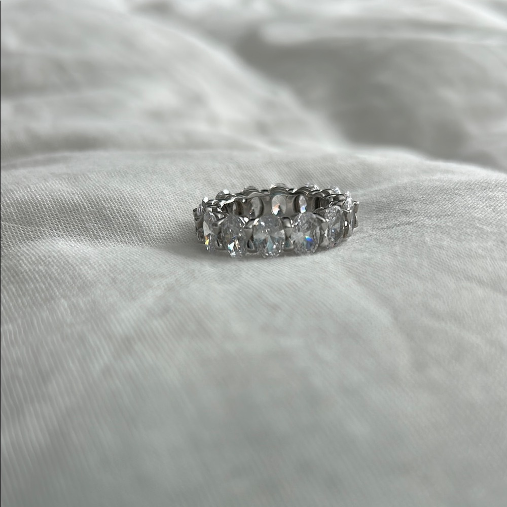 Elegant Silver Women's Ring
